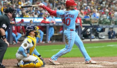 Red Sox acquire 1B Willson Contreras from Cardinals