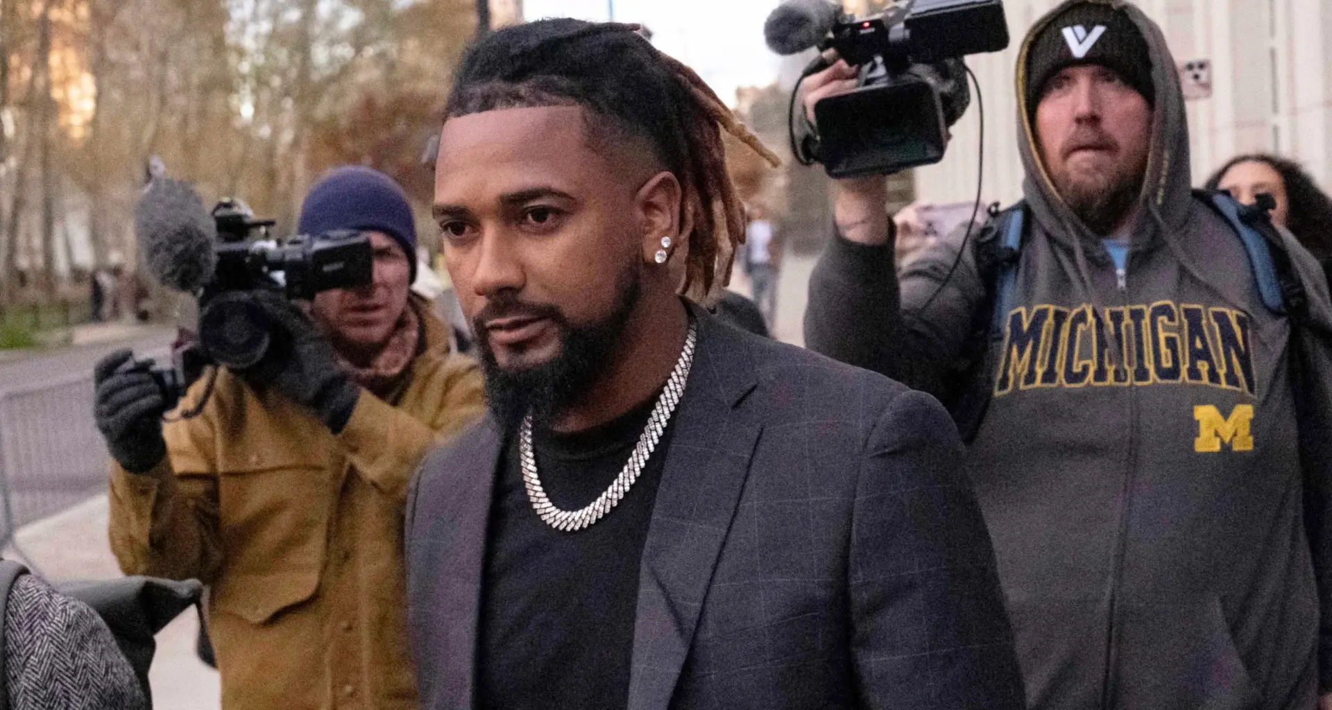 Cleveland Guardians baseball player Emmanuel Clase leaves Brooklyn federal court, Thursday, Nov. 13, 2025, in New York. Photo: Yuki Iwamura/AP