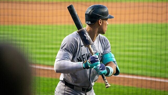 2025 MLB MVP baseball cards