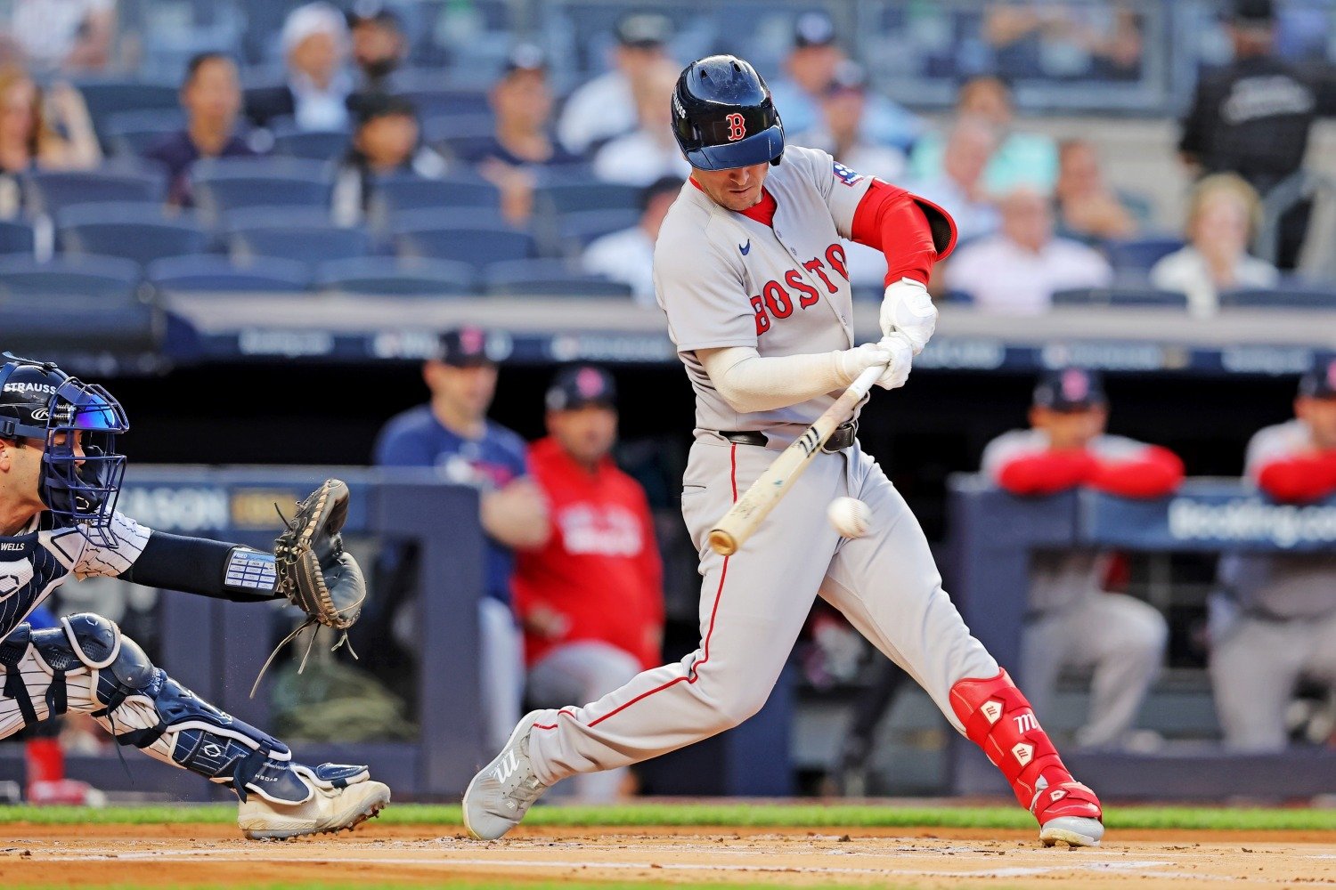 Why Chicago Cubs Shouldn't Sign Alex Bregman to Multi-Year Deal - Cubs