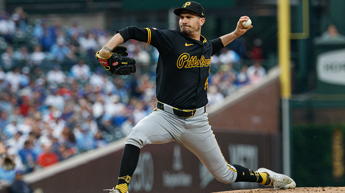 Pittsburgh Pirates starting pitcher Andrew Heaney (45) delivers a pitch against the Chicago Cubs during the first inning at Wrigley Field.