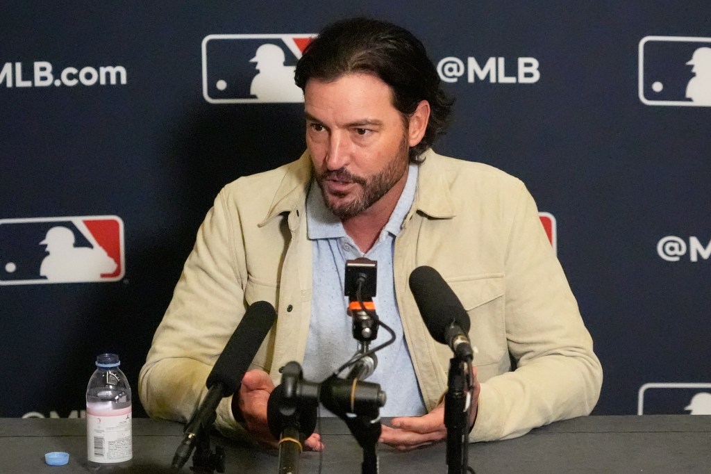 SF Giants have roster holes; Dodgers, Phillies make splashes