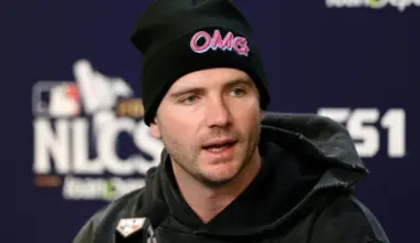 How much will Pete Alonso make with Orioles compared to Kyle Schwarber with Phillies?