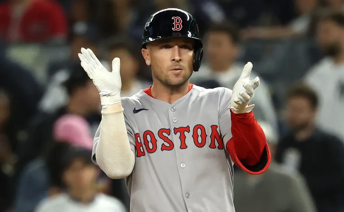 MLB Rumors: Red Sox could face ‘desperate’ NL rival in Alex Bregman pursuit