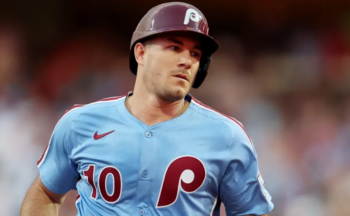 Phillies trade All-Star to Royals to create room for more offseason moves that might affect JT Realmuto