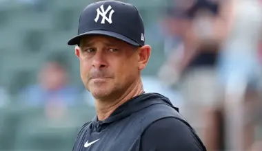 NY Yankees' Aaron Boone delivers blunt four‑word reaction to NY Mets signing former New York players