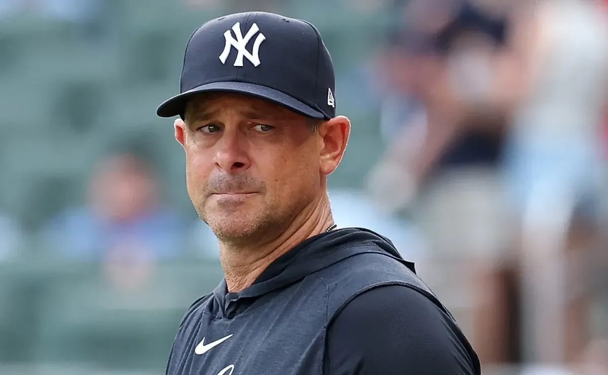 NY Yankees' Aaron Boone delivers blunt four‑word reaction to NY Mets signing former New York players