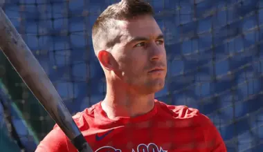 Phillies make quiet catching move amid J.T. Realmuto free agency uncertainty
