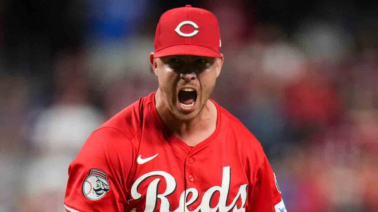 Report: Closer Emilio Pagan returns to Reds on two-year, $20M deal