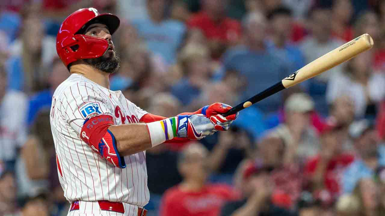 Report: Pirates make offer to free agent Kyle Schwarber