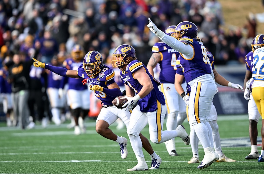 Military Bowl: East Carolina capitalizes on 5 turnovers to beat Pittsburgh