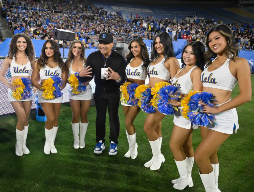 Dodgers manager calls on UCLA fans to support Bob Chesney