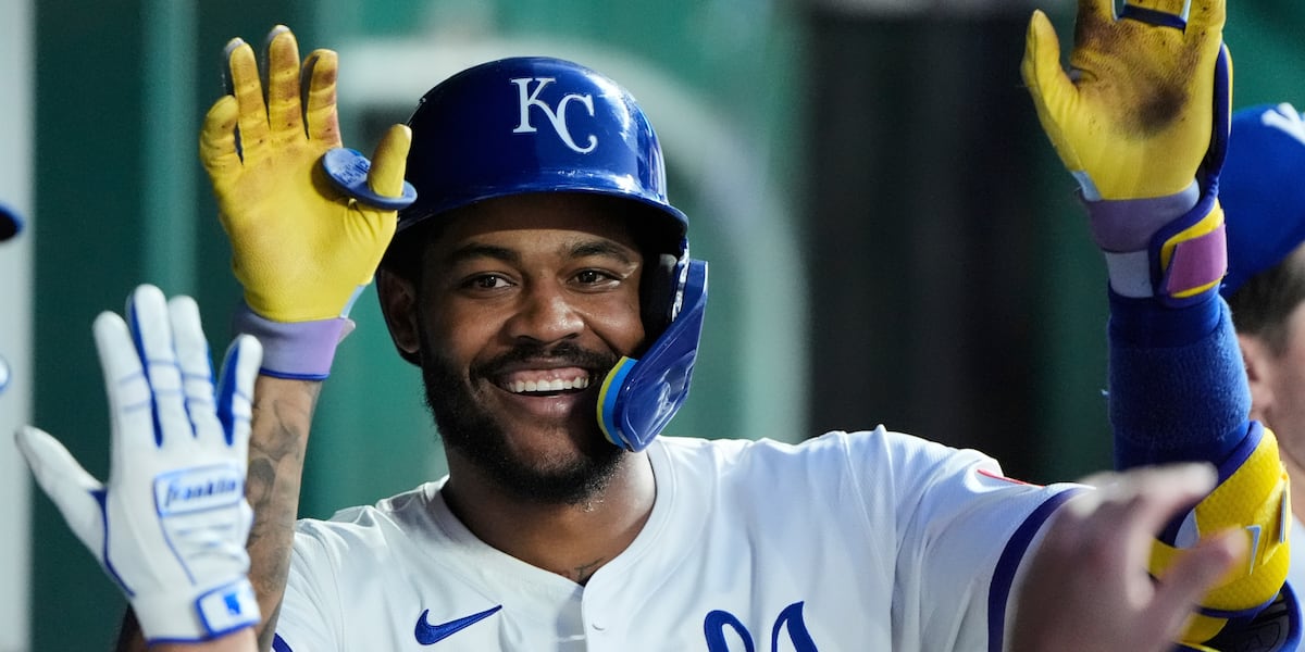 Maikel Garcia signs multi-year extension with Royals