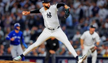 Mets Steal Yankees' Bullpen Anchor on Fresh 3-Year Deal