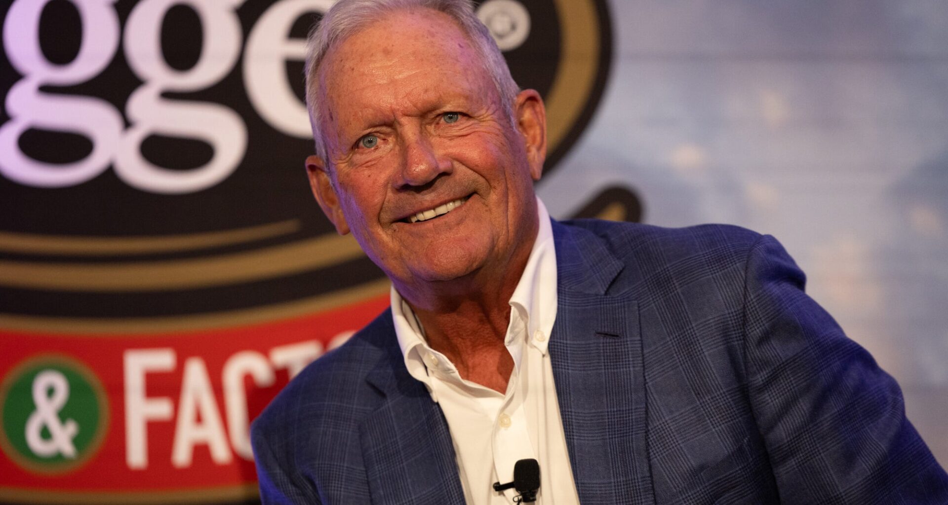 George Brett delights fans, collectors with tales of infamous pine tar incident, Hall of Fame career