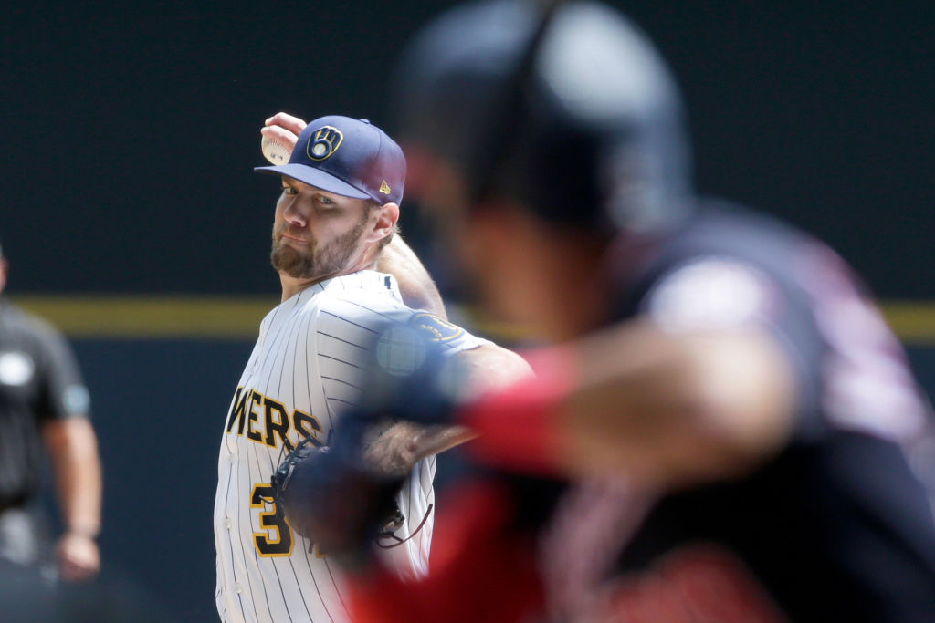 San Francisco Giants bolser rotation, bullpen with signings