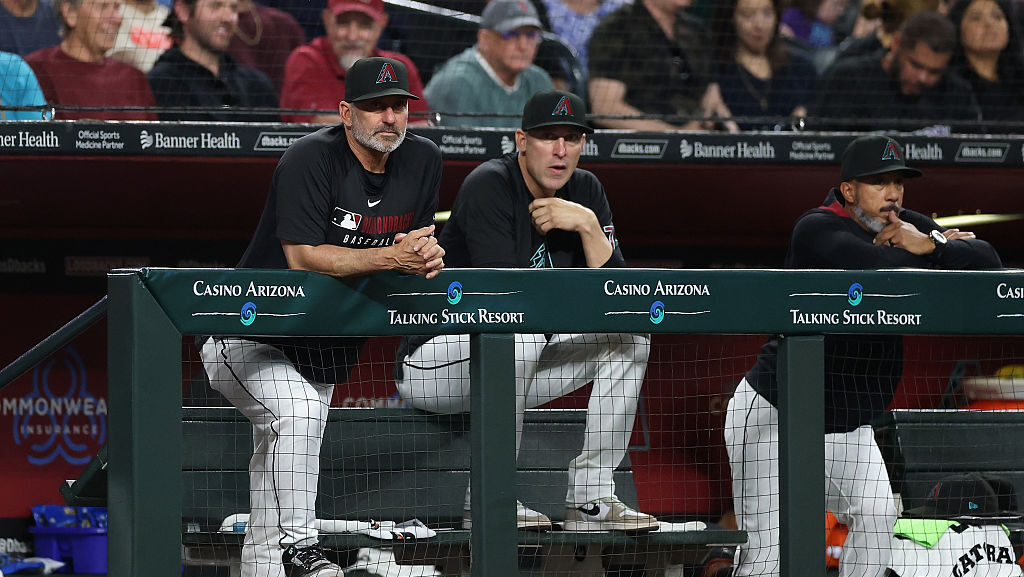 Torey Lovullo #17 of the Arizona Diamondbacks...