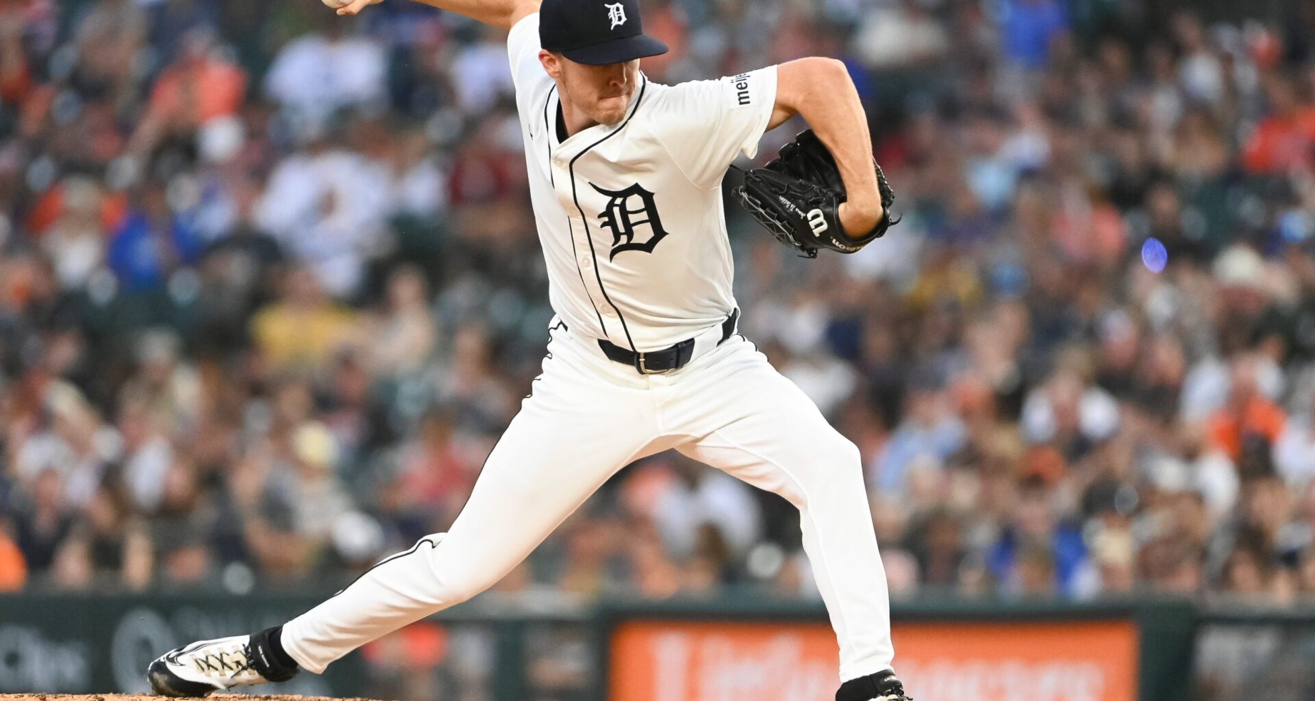 Blue Jays acquire right-hander Chase Lee from Tigers for lefty Johan Simon