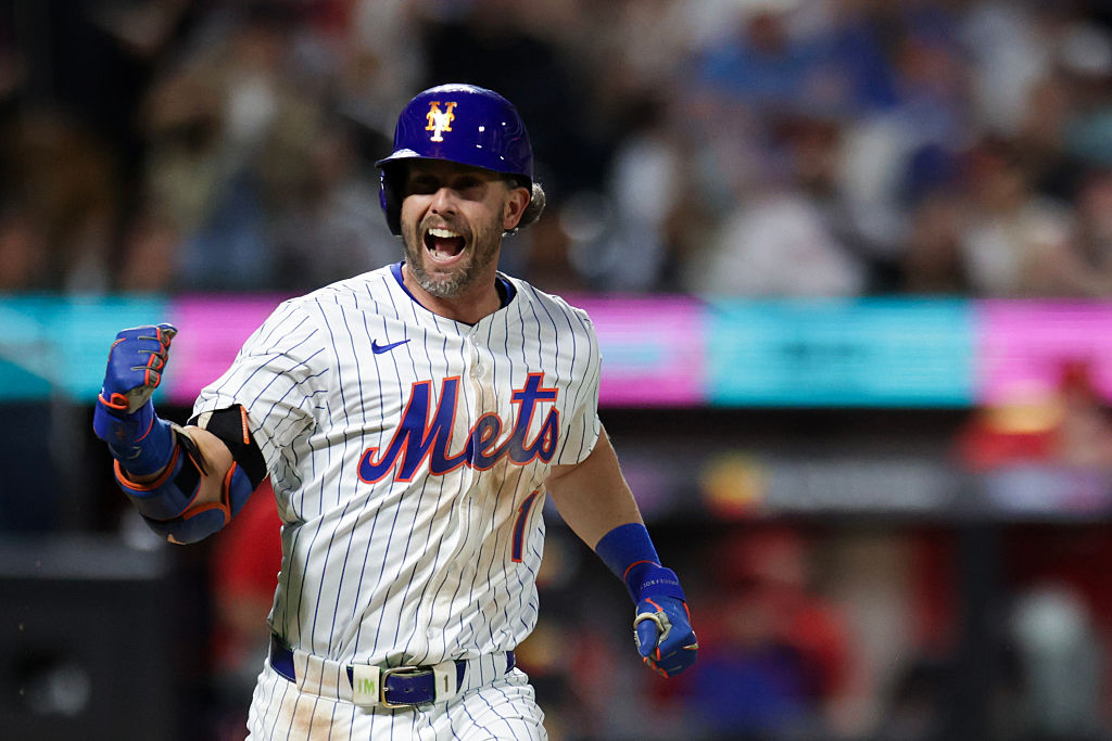 Athletics to acquire 2B Jeff McNeil from New York Mets