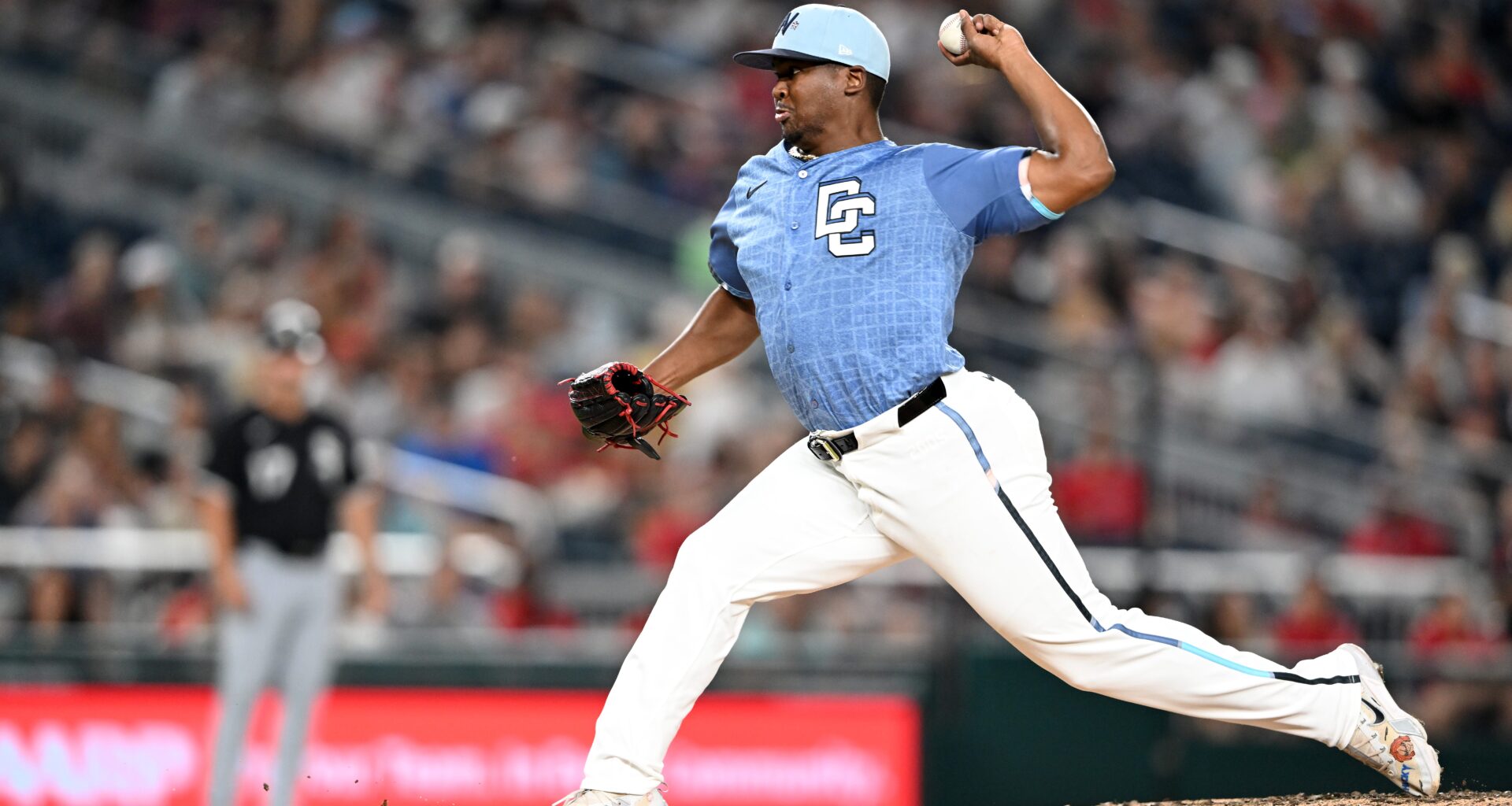 Nationals deal LHP Jose A. Ferrer to Mariners for prospects