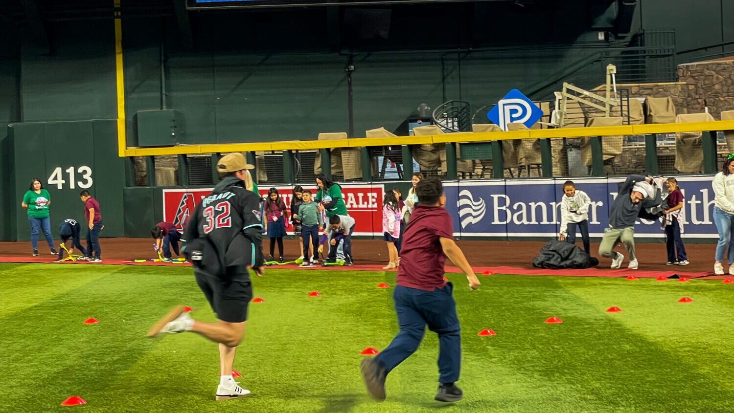 Diamondbacks host kids at Chase Field...