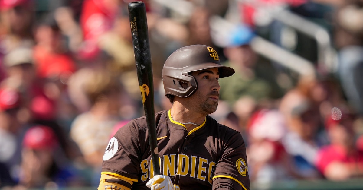 Texas Rangers sign veteran utility infielder Tyler Wade to minor league deal