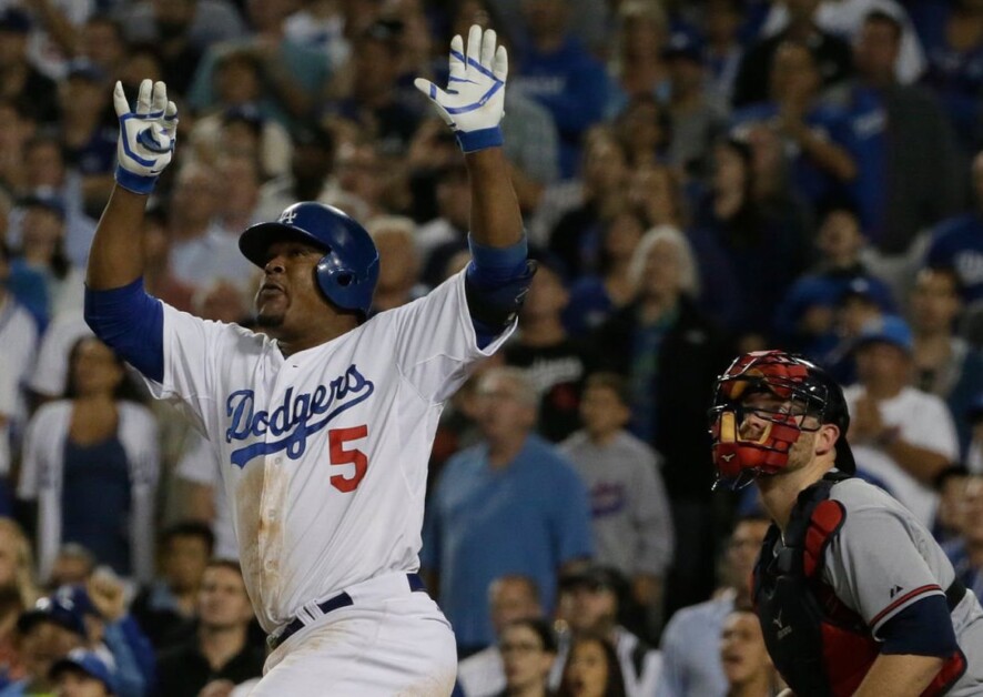 Juan Uribe Signs 3-Year Contract