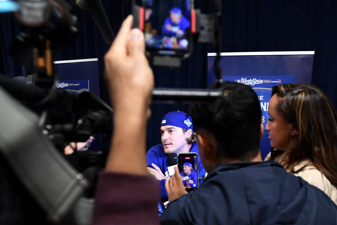 Dodgers Now Open To Reunion With Injured Free Agent, According To Insiders