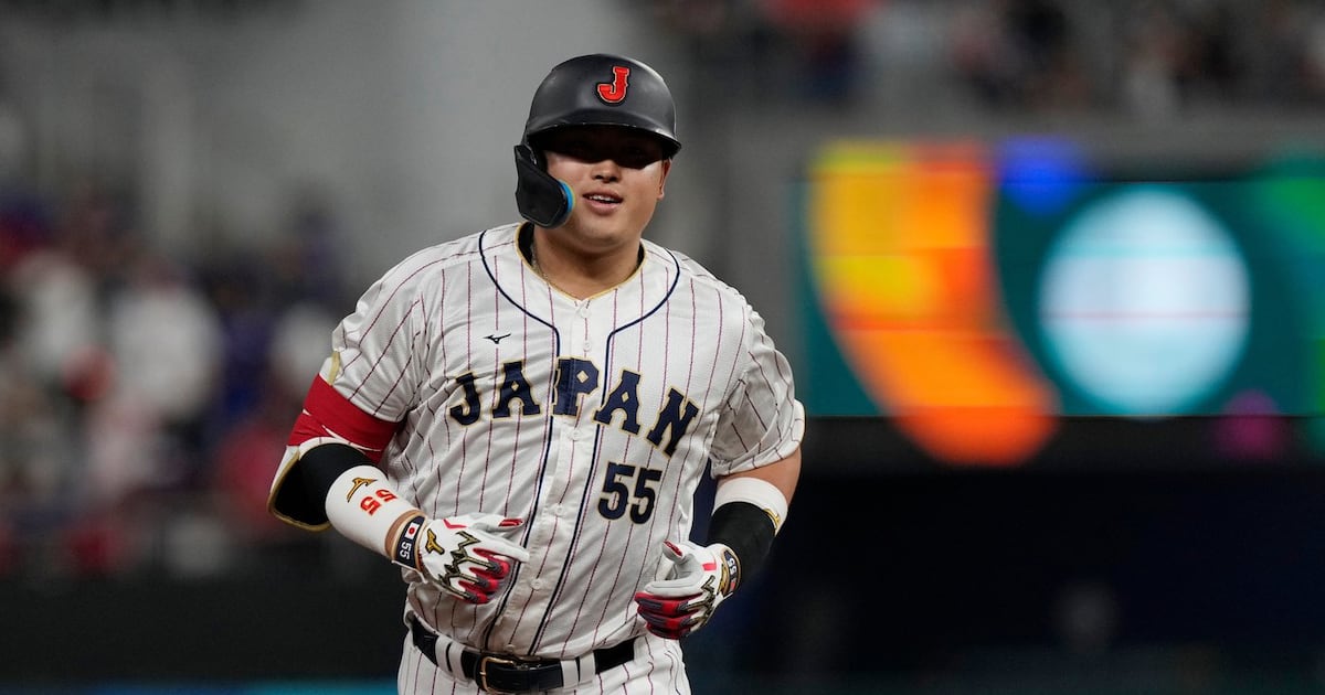 Chicago White Sox GM sees Munetaka Murakami playing first base, batting in heart of order