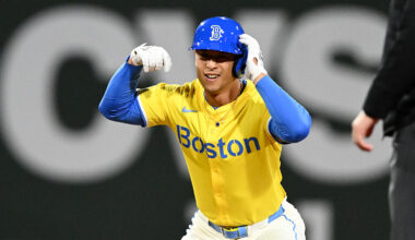 Seattle Mariners Rob Refsnyder...