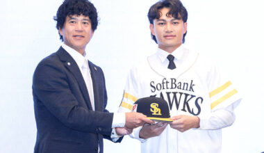 Taiwan’s Hsu signs for Hawks