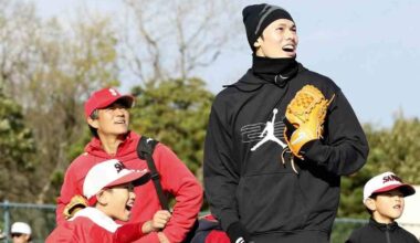 Los Angeles Dodgers’ Pitcher Sasaki Encourages Kids in Noto Through Baseball