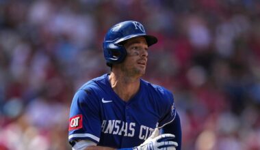 Veteran outfielder Mike Yastrzemski signs a 2-year deal with Atlanta Braves