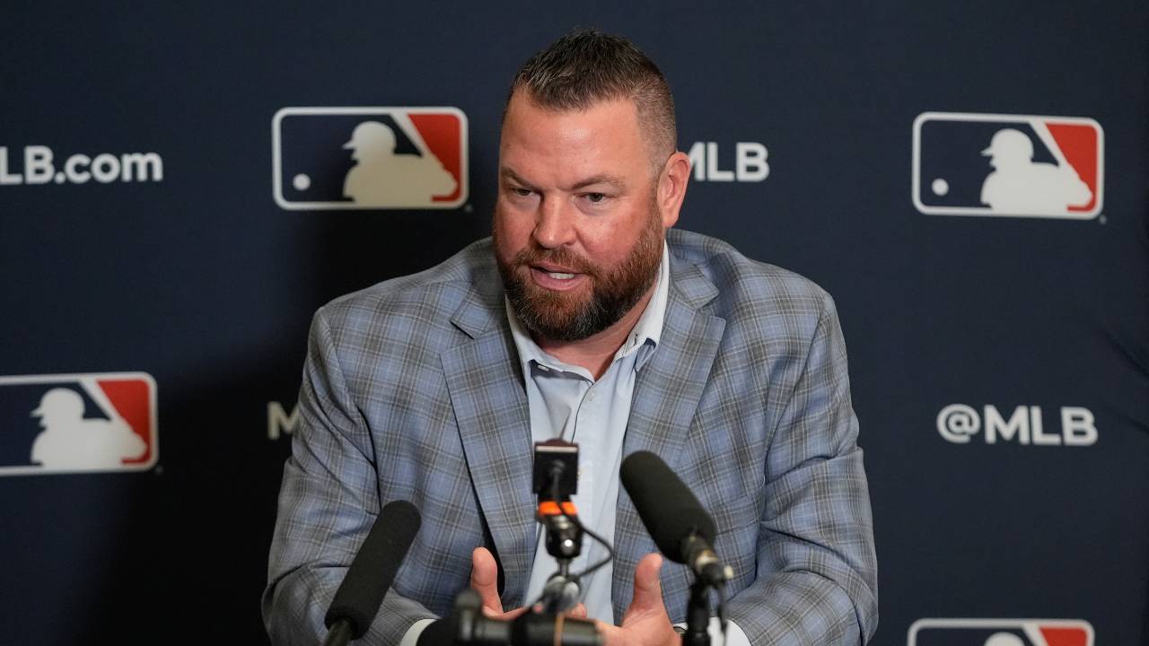 Blue Jays' John Schneider candid on 'productive' meeting with Tucker