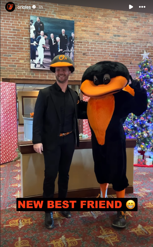 Pete Alonso put on a massive Orioles hat to begin his Baltimore tenure in style.