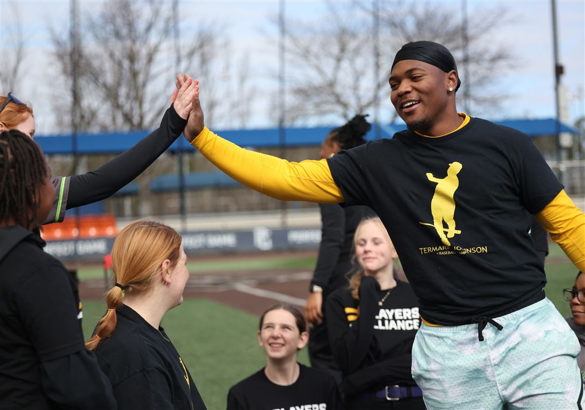 Pirates prospect Termarr Johnson hosts free Christmas baseball and softball camp