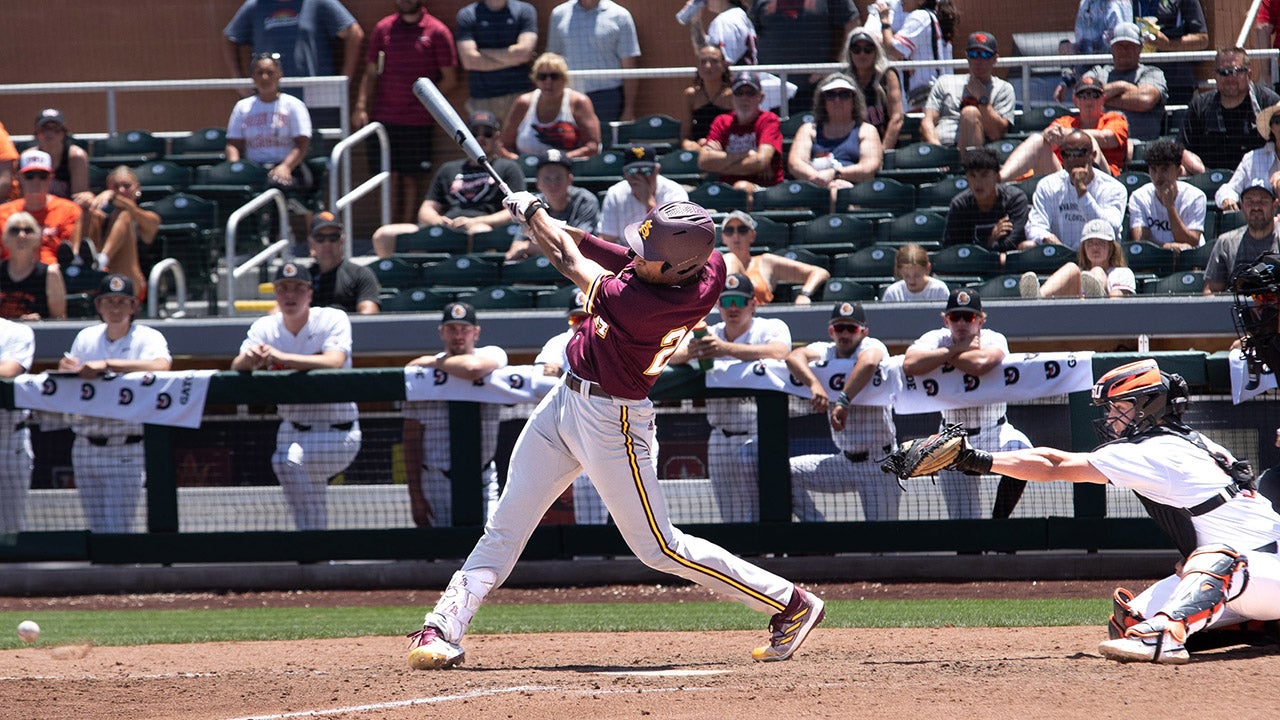 Sun Devils outfielder Isaiah Jackson (#24) up to bat against Oregon State at Scottsdale Stadium. (Syndication: Arizona Republic)