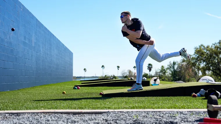 Phillies pitcher leaves MLB to sign contract in Korea's KBO image