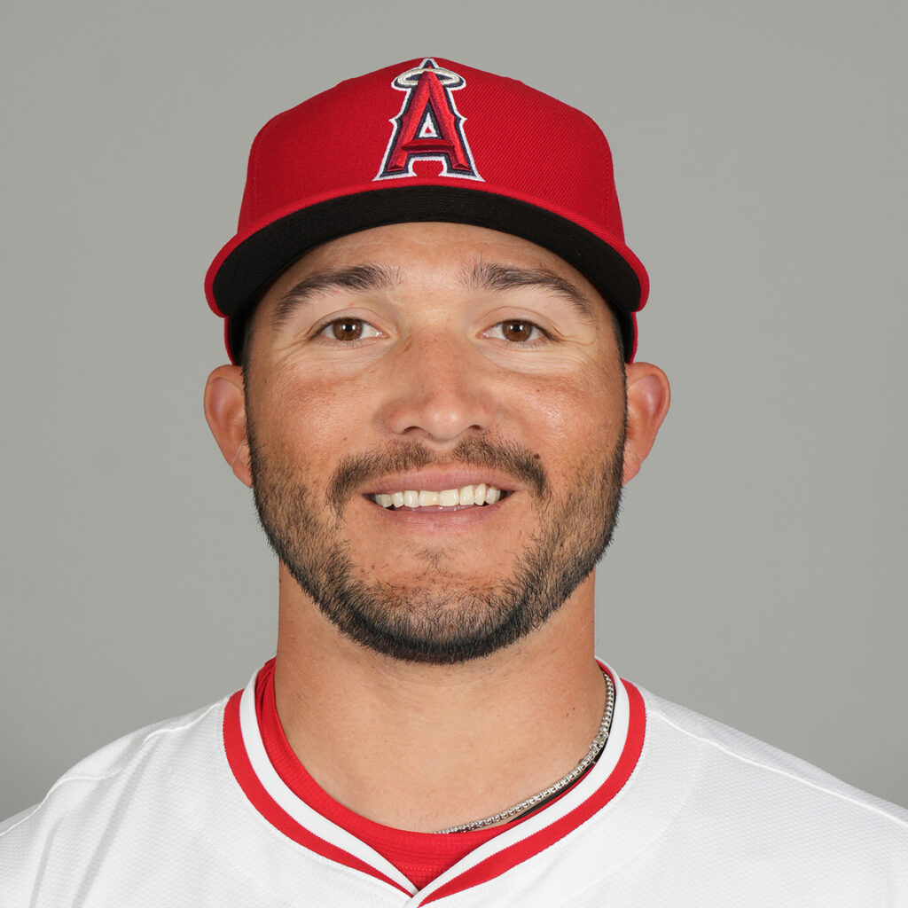 Angels Re-Sign Yolmer Sanchez To Minor League Deal