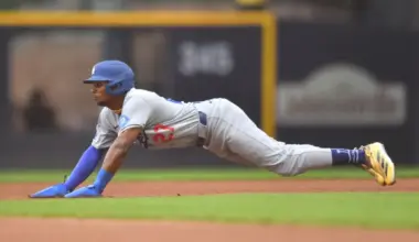 Dodgers trade away former league stolen bases leader to Marlins image