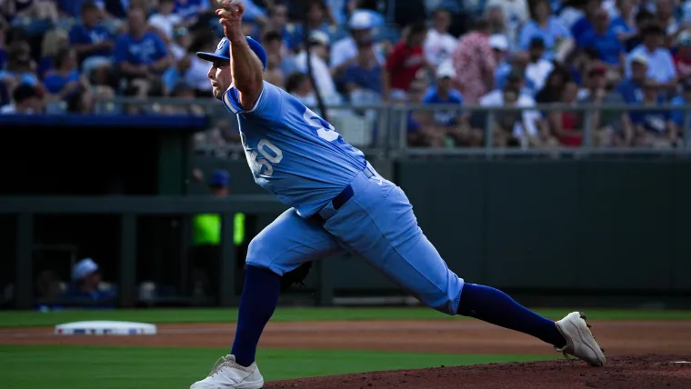 Giants linked to trade rumors for 2.55 ERA left-handed starting pitcher image