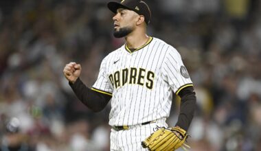 Braves Sign Robert Suarez to Three-Year Deal