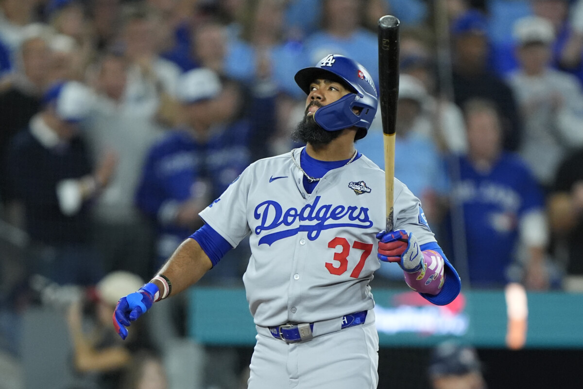 Dodgers Including Teoscar Hernandez in Trade Conversations: Report