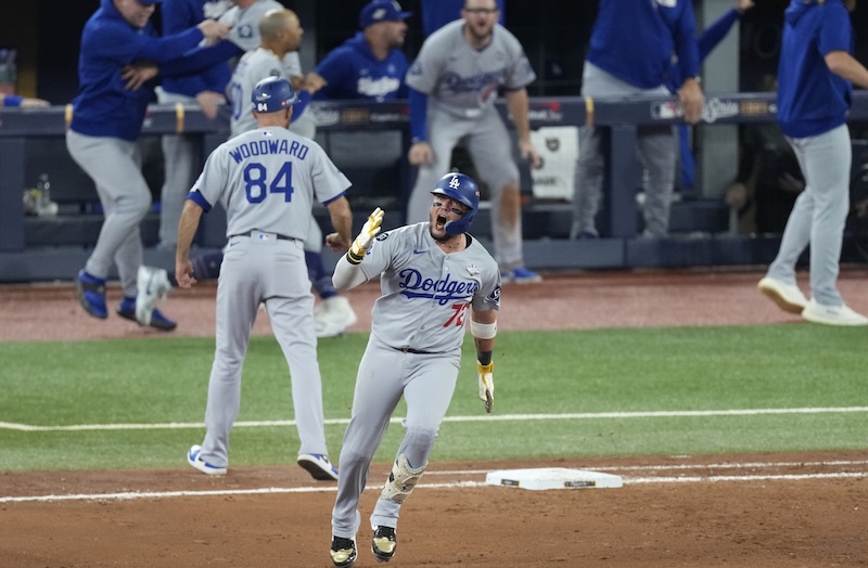 First comments from Miguel Rojas after re-signing with Dodgers