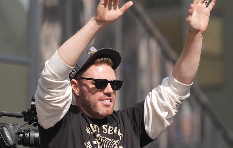 Freddie Freeman Details Doing The Worm During Mookie Betts' Party After Dodgers' World Series Parade