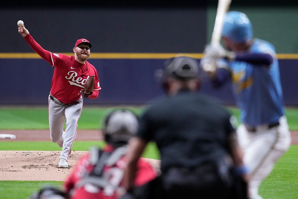Zack Littell throws a pitch in the first inning against the Milwaukee Brewers on Sept. 26.