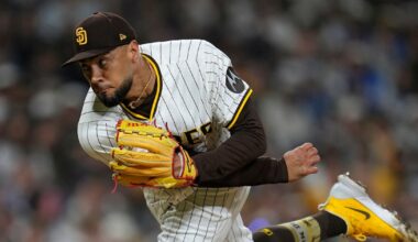 Braves sign reliever Robert Suarez to 3-year, $45 million contract