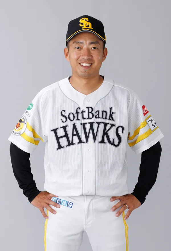 2025 Fukuoka Softbank Hawks Junior Manager Shinya Kayama / Joined The Hawks as the 5th pick in the 2011 draft. He made his professional debut the following year in 2012, and has since pitched in the first team for 13 consecutive years. He has pitched in a total of 472 games. In 2019, he was selected to represent Japan in the WBSC Premier12. © SoftBank HAWKS