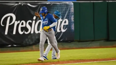 Luis Campusano, Francis Peña representing Padres in LIDOM action