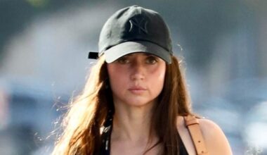Ana de Armas Dons New York Yankees Hat for Weekend Workout | Ana de Armas | Celebrity News and Gossip | Entertainment, Photos and Videos